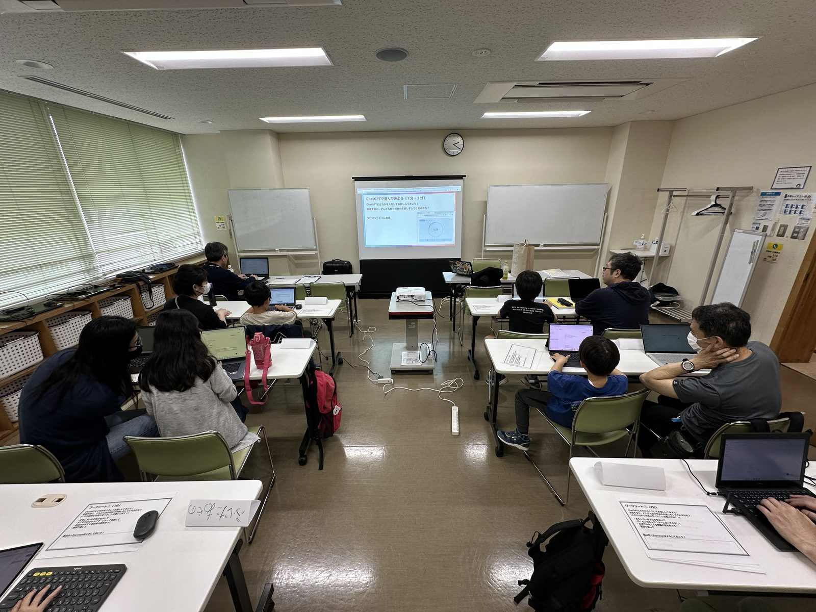 CoderDojo でAI（ChatGPT）を体験する様子 2